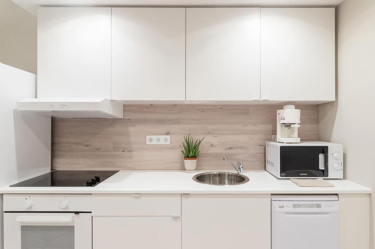 Appartamento Akacfa 62 Dowtown 2Br Wifi+Ac Budapest Esterno foto