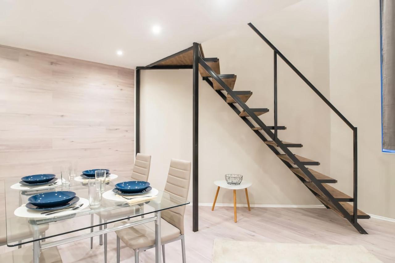 Appartamento Akacfa 62 Dowtown 2Br Wifi+Ac Budapest Esterno foto